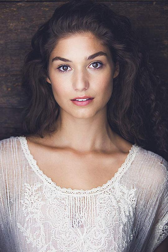 艾芙琳·乔维内 Evelyn Giovine