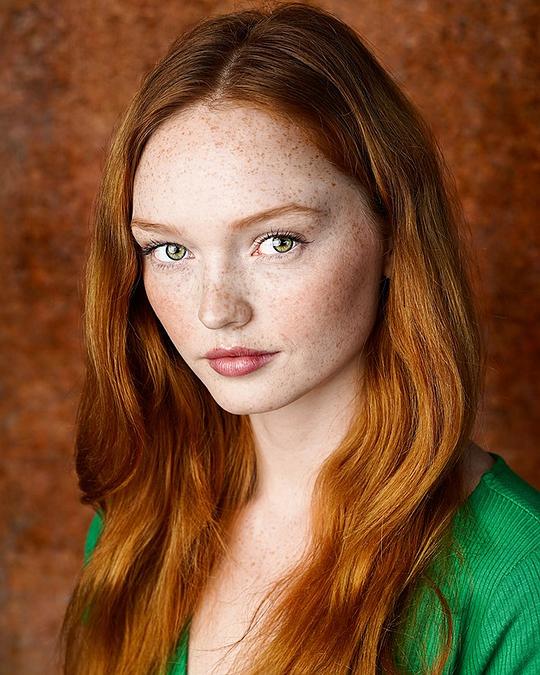 萨曼莎·科尔米耶 Samantha Cormier