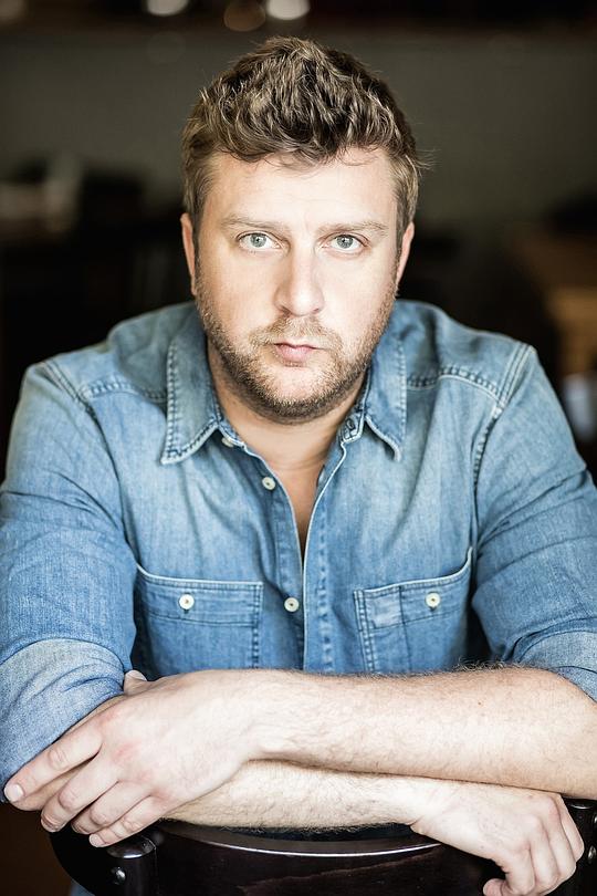 尼尔斯·多格洛 Nils Dörgeloh