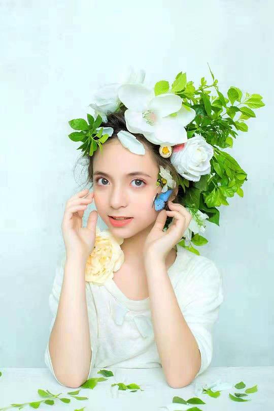 芭比·都妮娅 Dounia·Hani·Abduranhman