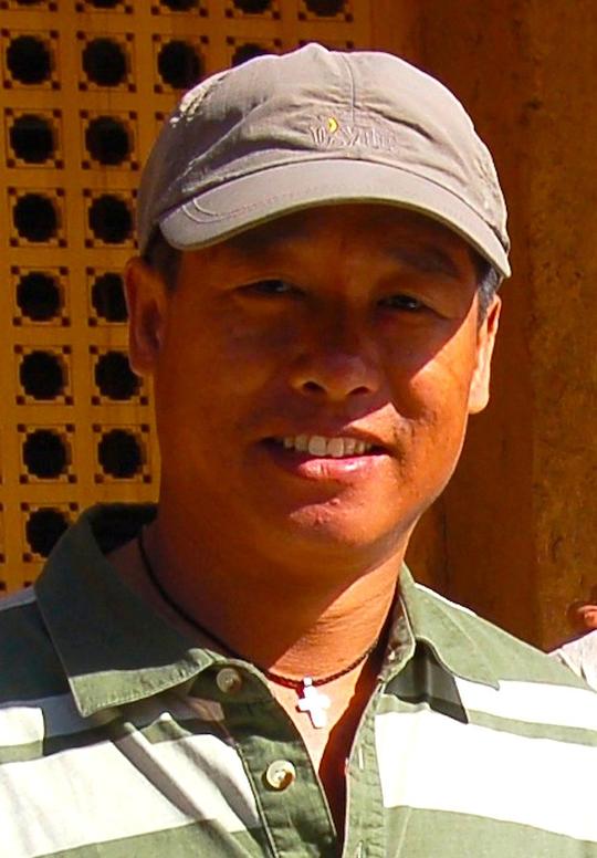 董新文 Xinwen Dong
