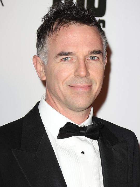 查理·科里德-米尔斯 Charlie Creed-Miles