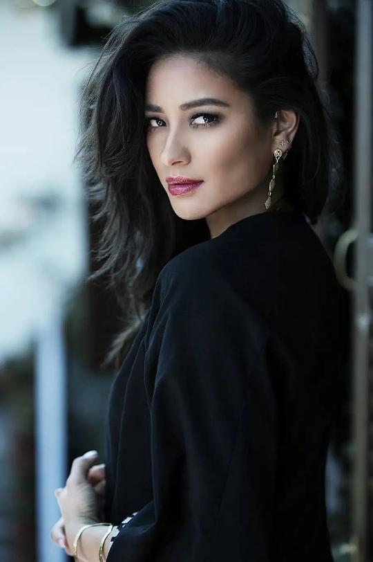 薛·米契尔 Shay Mitchell