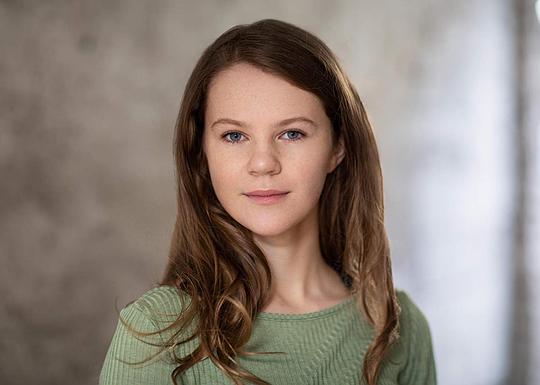 艾米·麦肯 Amy Macken