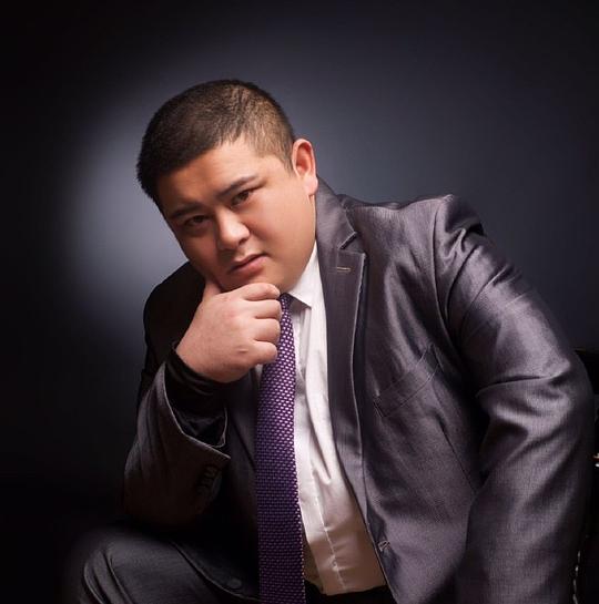 龙杨杨 Yangyang Long