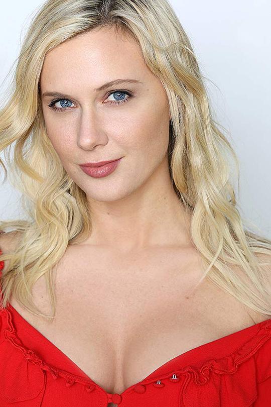 詹妮尔·麦基 Jenelle McKee