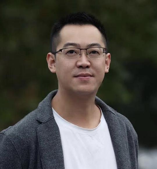 李正伟