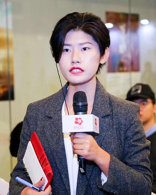 黄岳阳 Yueyang Huang