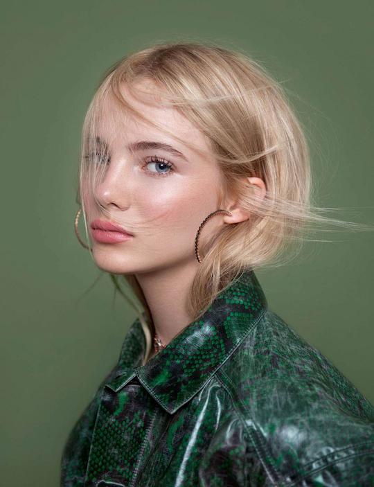 弗蕾娅·艾伦 Freya Allan