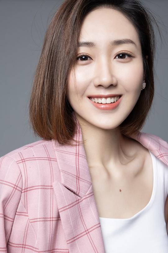 王嘉宁 Jianing Wang