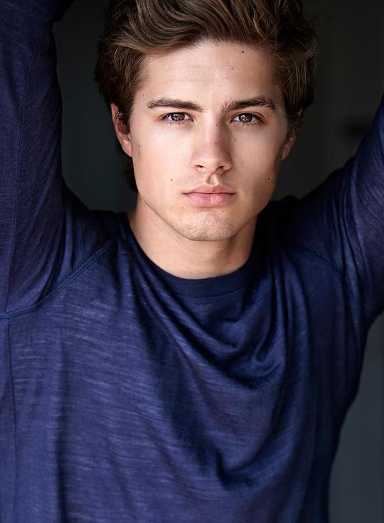 特拉维斯·伯恩斯 Travis Burns