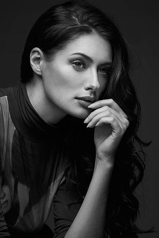 英格丽·玛格斯 Ingrid Margus