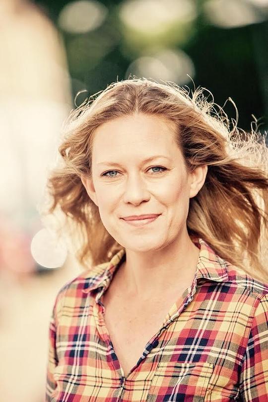 安娜·克里里 Anna Crilly