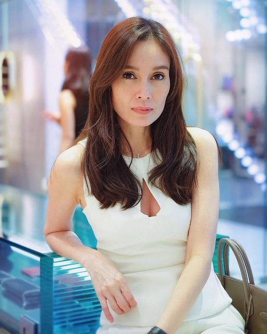 阿帕斯莉·妮缇布恩 Apasiri Nitibhon