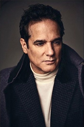 尤尔·瓦斯克斯 Yul Vazquez