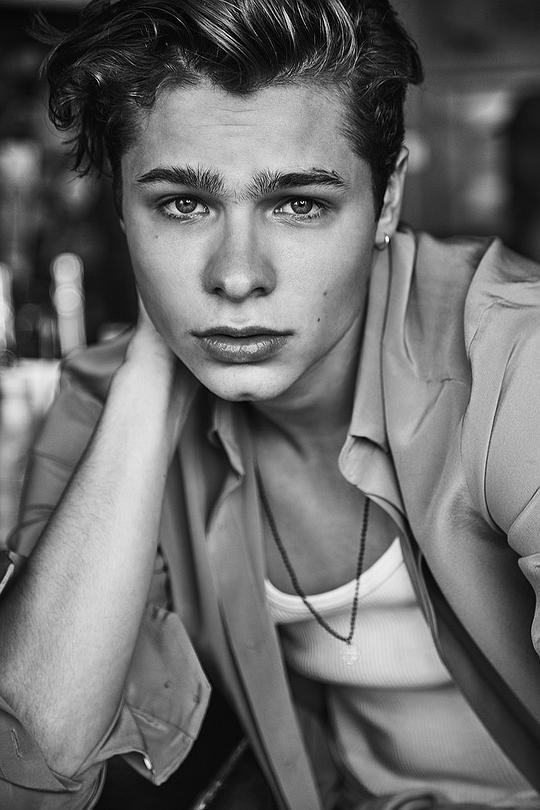 托比·华莱士 Toby Wallace