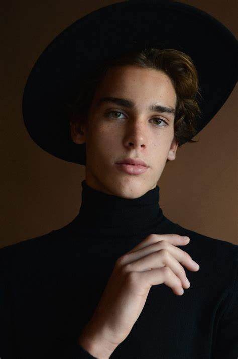 帕里斯·布鲁斯南 Paris Brosnan