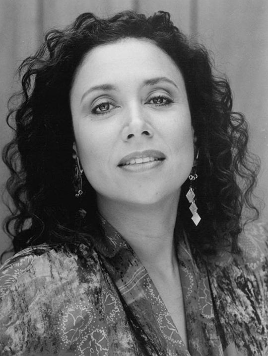 丹妮斯·尼古拉斯 Denise Nicholas