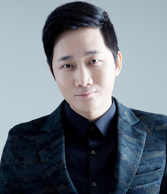 李龙真 Yong-Jin Lee