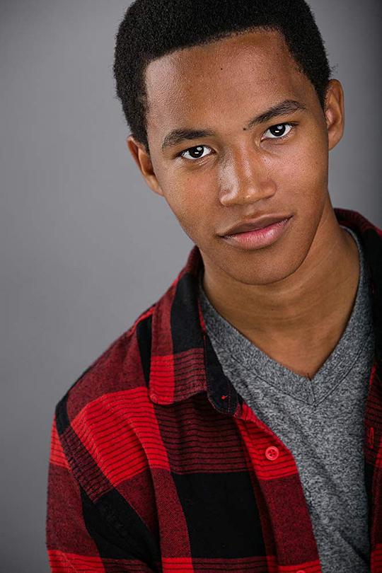 约书亚·布罗克顿 Joshua Brockington