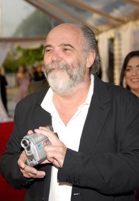 里昂·艾查索 Leon Ichaso