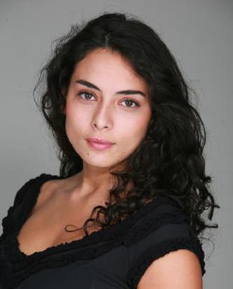 娜莉埃·阿尔祖纳 Nailia Harzoune