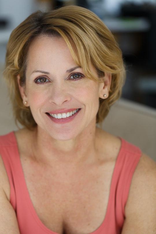 安妮·玛丽·霍华德 Anne Marie Howard