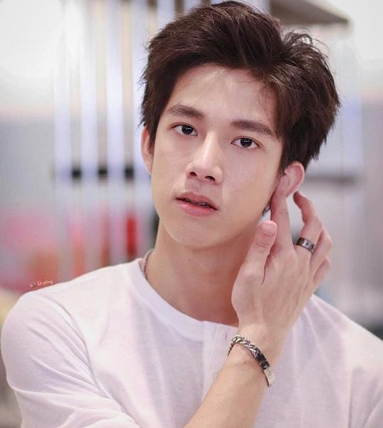 塔纳萨兰·萨姆通莱 Thanatsaran Samthonglai