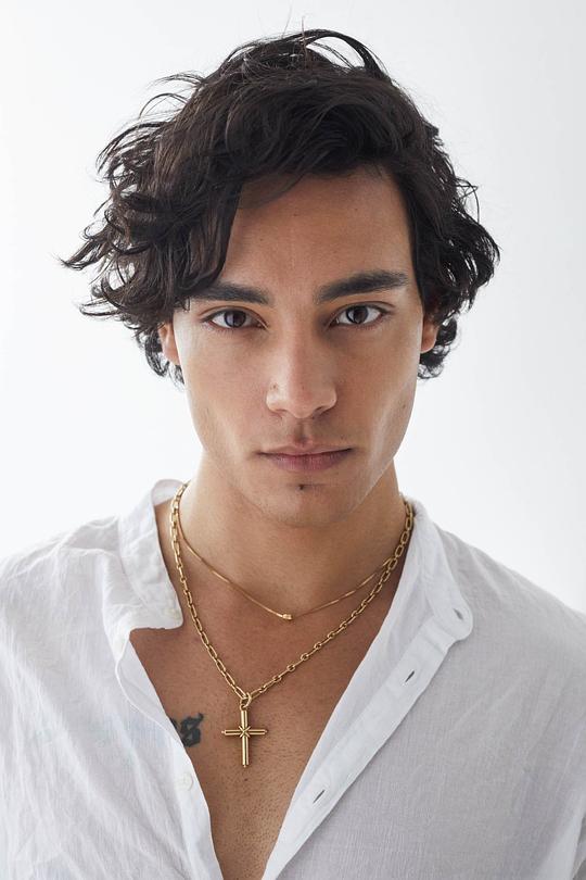 埃文·埃瓦戈拉 Evan Evagora