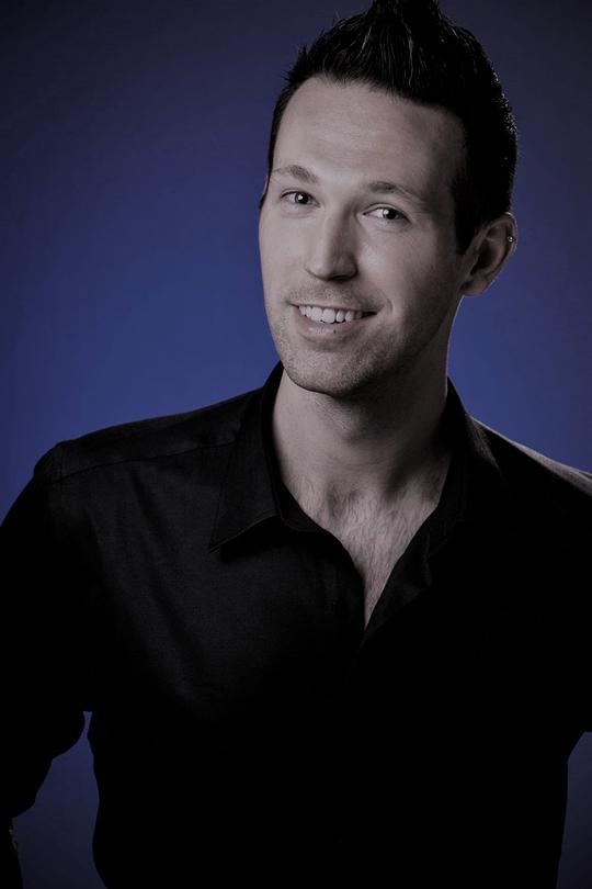 路易斯·E·罗萨斯 Louis E. Rosas