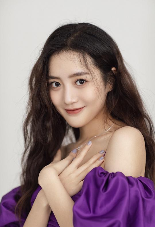 王梓薇 Ziwei Wang