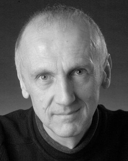 伊恩·汉摩尔 Ian Hanmore