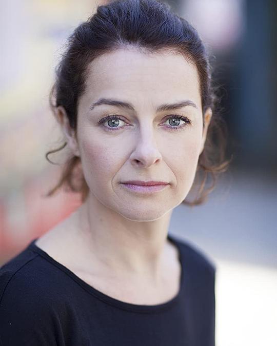 安娜贝尔·道勒 Annabelle Dowler