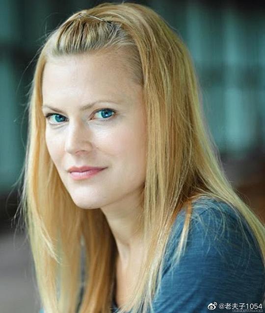 诺埃米·贝塞德斯 Noemi Besedes