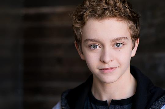 加文·刘易斯 Gavin Lewis