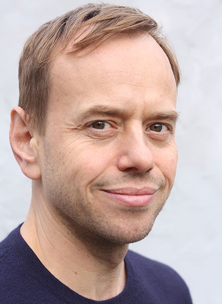 克里斯托弗·斯坦斯 Christopher Staines