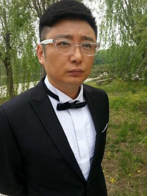 易勇名 Yongming Yi