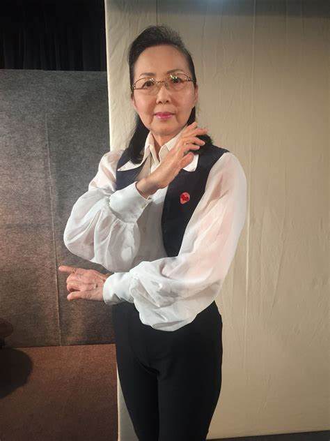 小牧丽莎 Lisa Komaki