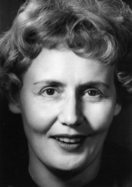 埃达赛裴尔 Edda Seippel