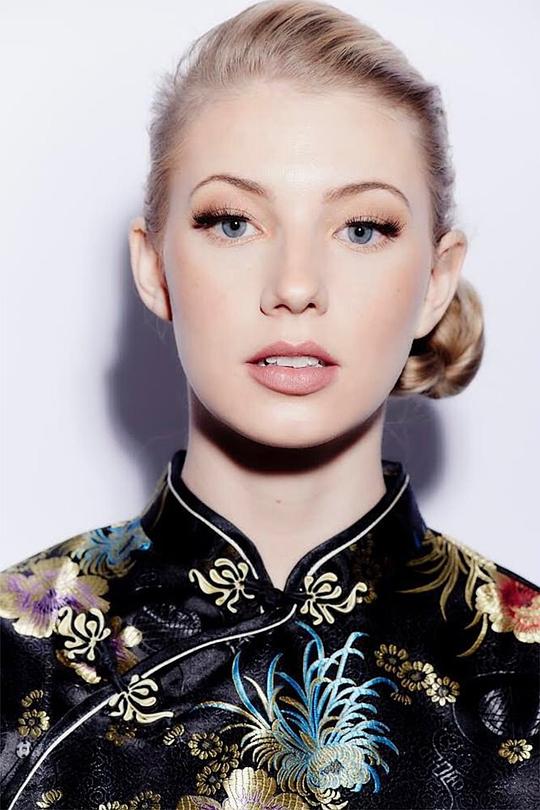 妮科尔·亨布拉 Nicholle Hembra