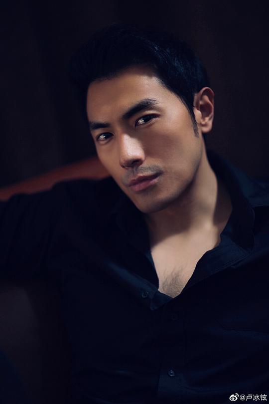 卢冰炫 Bingxuan Lu