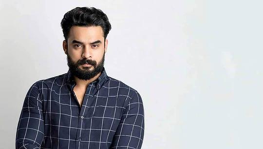 托维诺·托马斯 Tovino Thomas