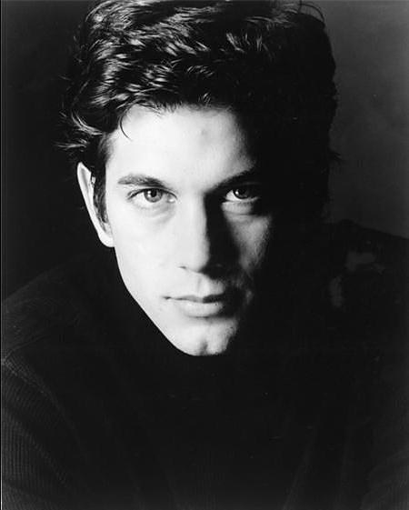 亚当·加西亚 Adam Garcia