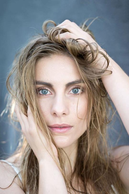 卡塔芝娜·扎瓦兹卡 Katarzyna Zawadzka