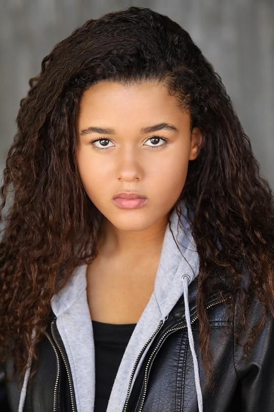 乔丹·亚历山大·戴维斯 Jordan Alexa Davis