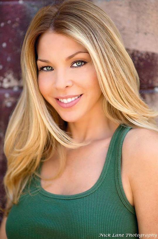 珍妮弗·莱昂斯 Jennifer Lyons