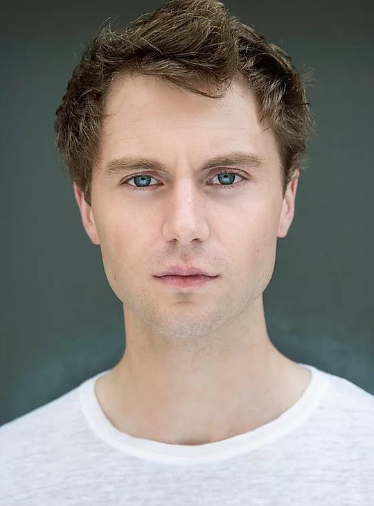 德斯蒙德·伊斯特伍德 Desmond Eastwood