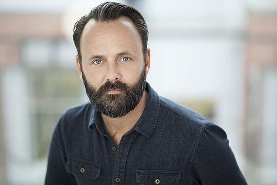 乔尔·麦克尼科尔 Joel McNichol