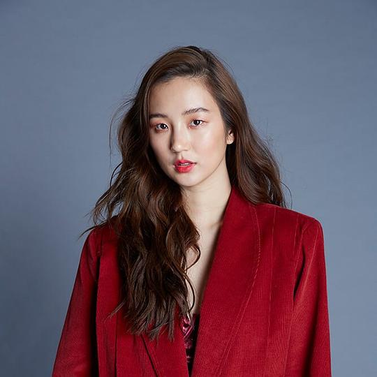 甘雅薇·诵恩 Kanyawee Songmuang