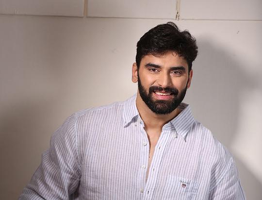 尼基丁·迪尔 Nikitin Dheer
